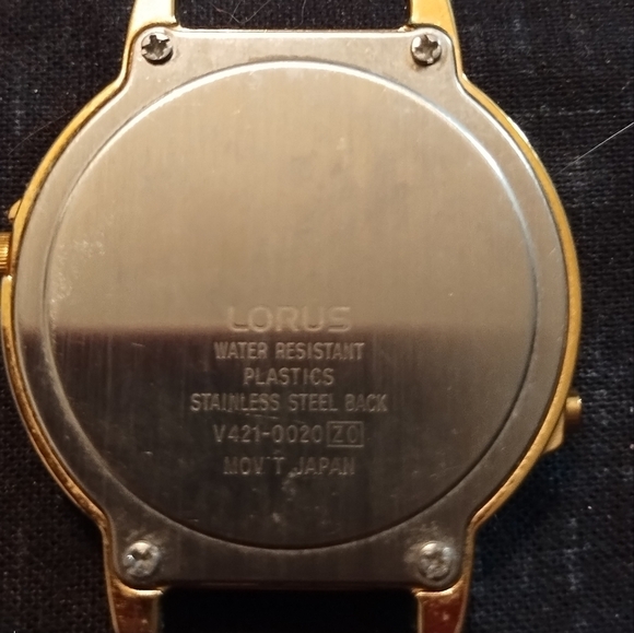 Vintage Lorus Mickey and Minnie Mouse Watch - Picture 7 of 10